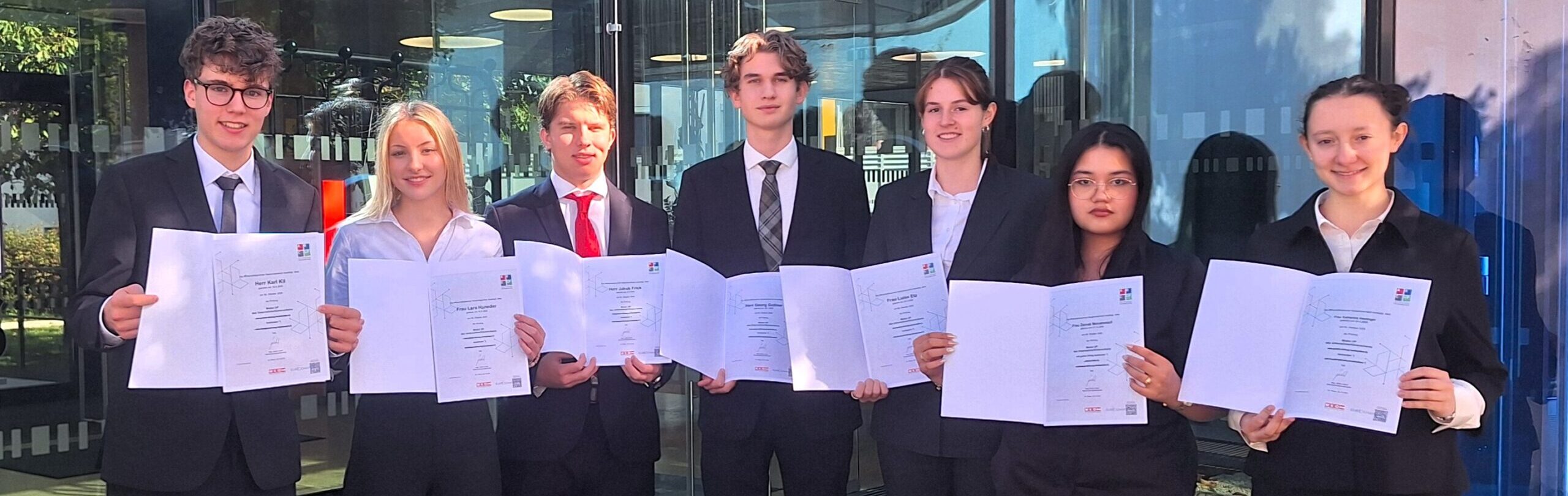Glänzende Erfolge und Rekordmarken beim Unternehmerführerschein – Abschlussklassen brillieren bei vorgezogener Matura und Unternehmerprüfung